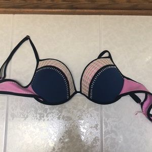 COLLEGE CLOSET CLEANOUT! Victoria’s Secret Swimtop